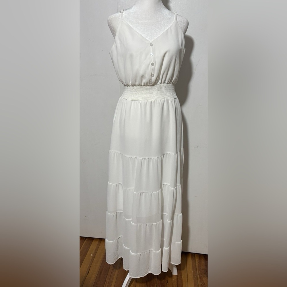 Elegant White Maxi Dress​